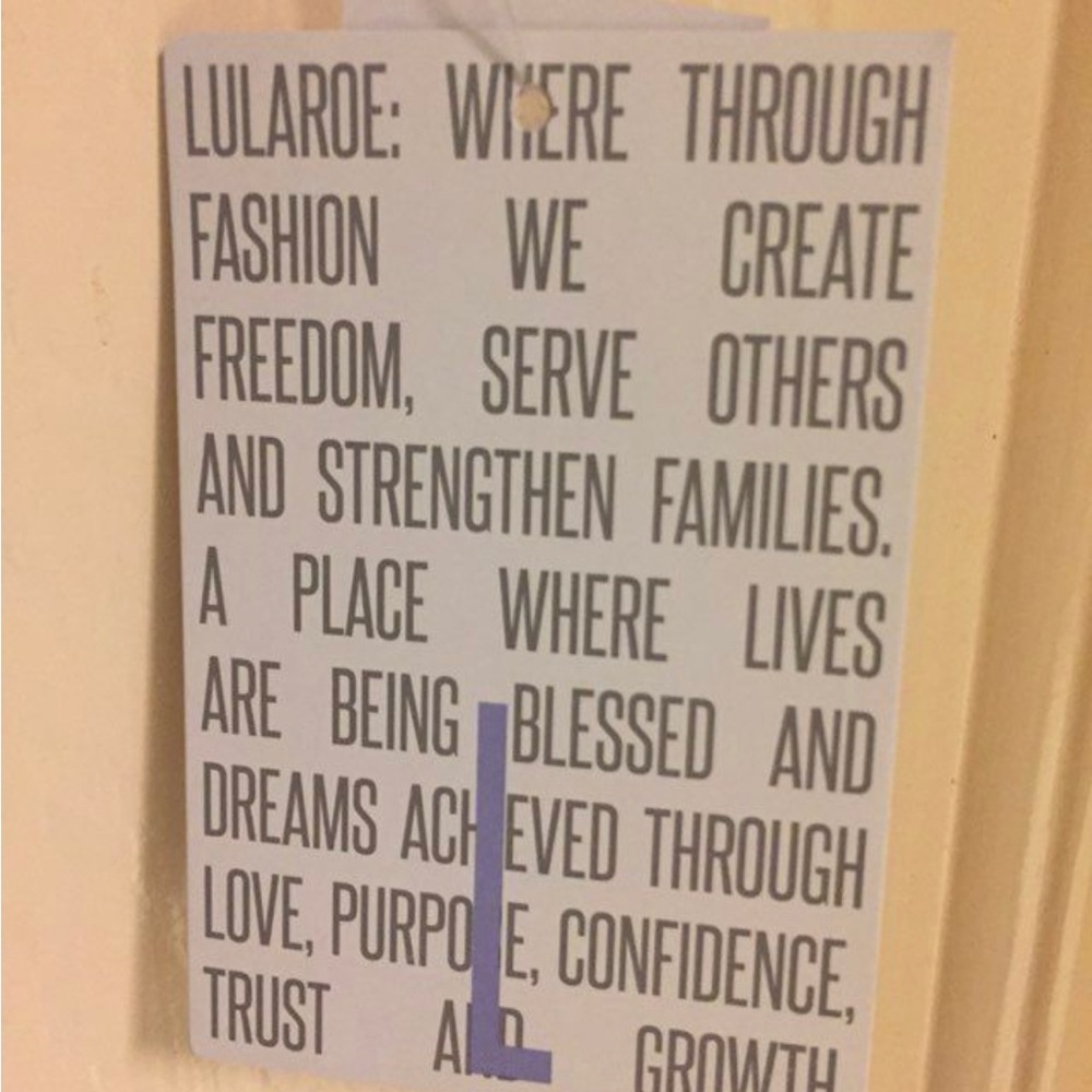 Lularoe Randy Tshirt - Picture 3 of 3